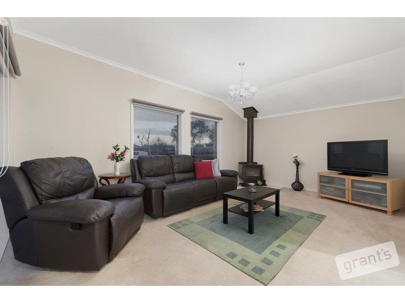 4 Jason Close, Berwick VIC 3806