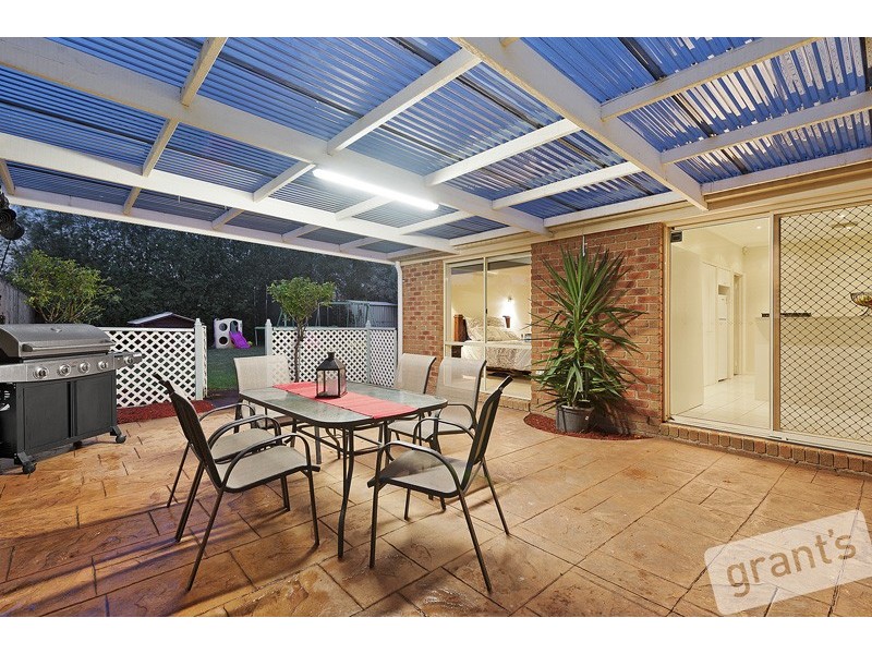 4 Jason Close, Berwick VIC 3806