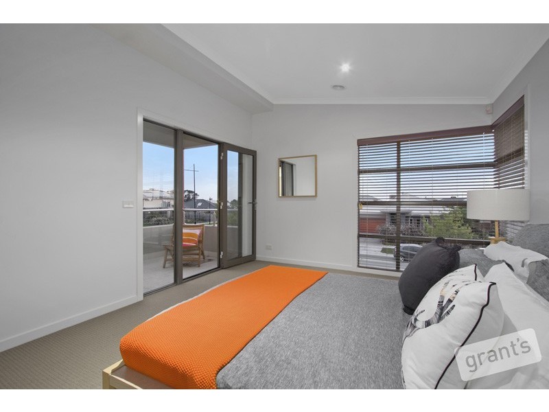 15 Arena Parade, Officer VIC 3809