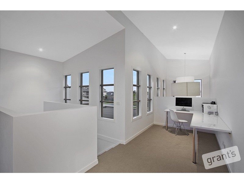 15 Arena Parade, Officer VIC 3809