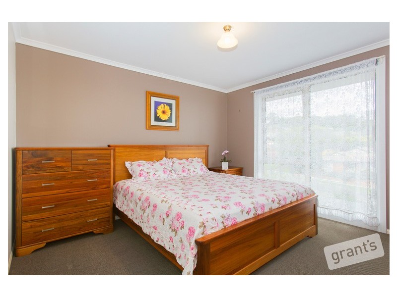 43 Avebury Drive, Berwick VIC 3806