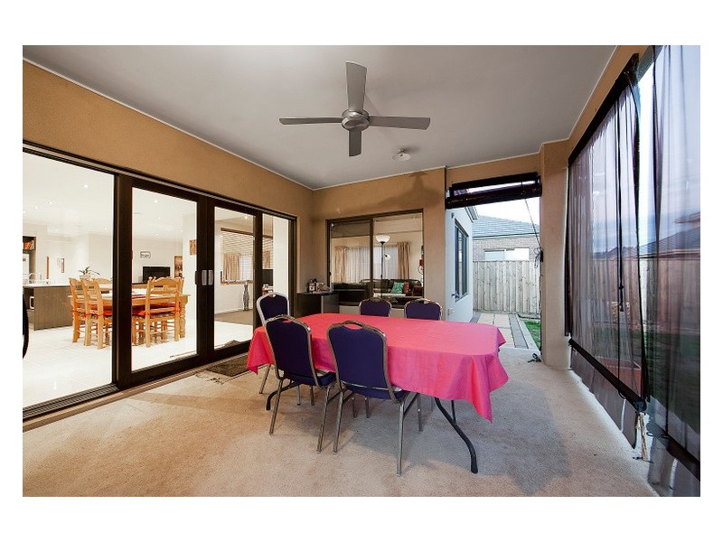 11 Madison Place, Officer VIC 3809