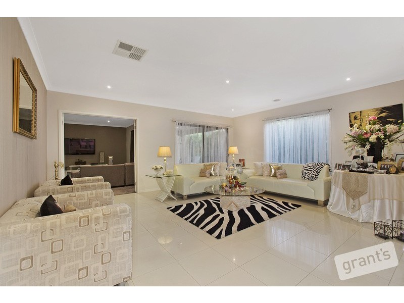 9 Leisurewood Drive, Berwick VIC 3806