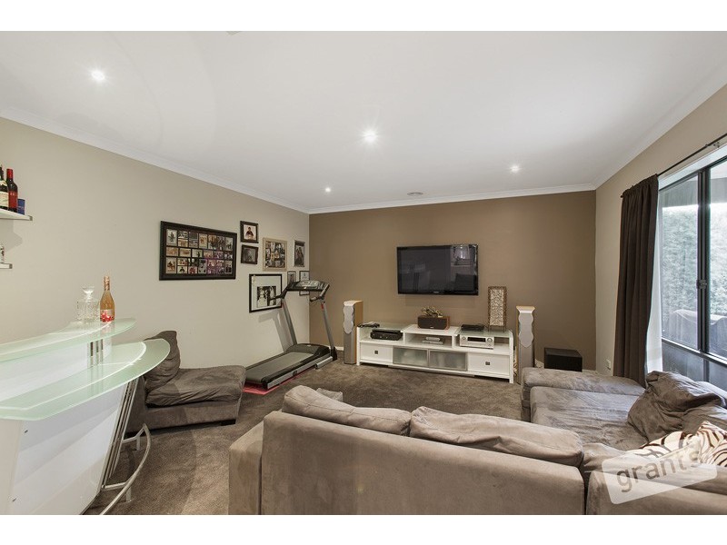 9 Leisurewood Drive, Berwick VIC 3806