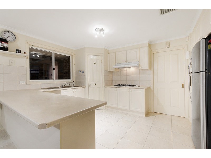 42 Ardblair Terrace, Narre Warren South VIC 3805