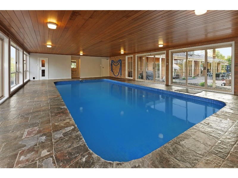 13 Gymkhana Court, Endeavour Hills VIC 3802