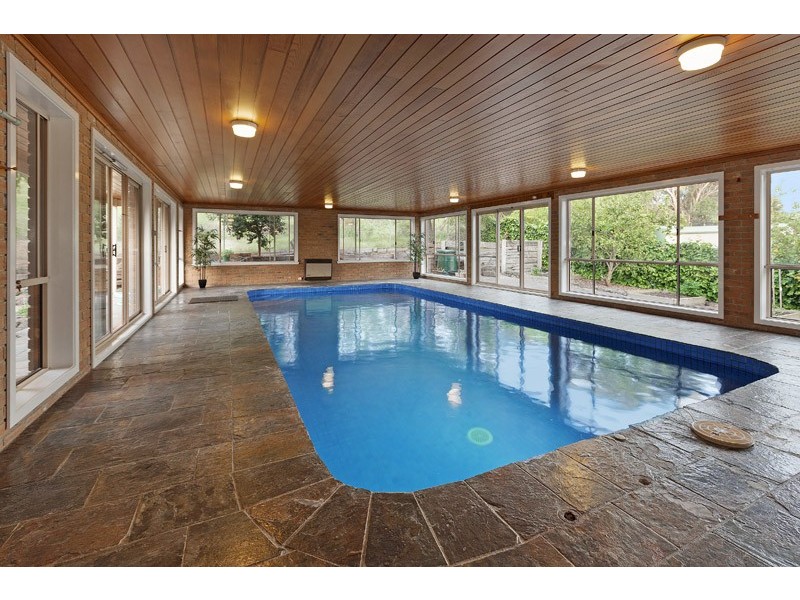 13 Gymkhana Court, Endeavour Hills VIC 3802