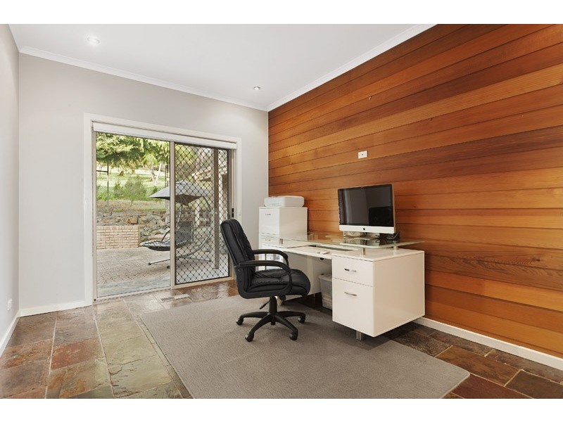 13 Gymkhana Court, Endeavour Hills VIC 3802