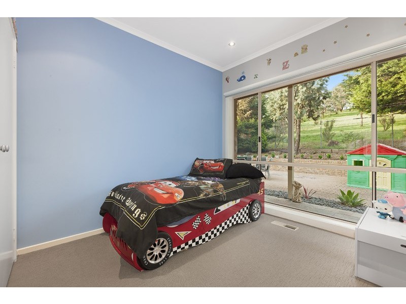 13 Gymkhana Court, Endeavour Hills VIC 3802