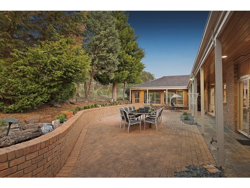 13 Gymkhana Court, Endeavour Hills VIC 3802