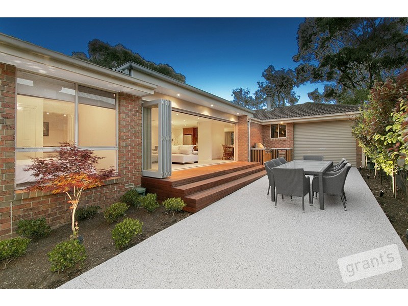 12 Mitre Crescent, Berwick VIC 3806