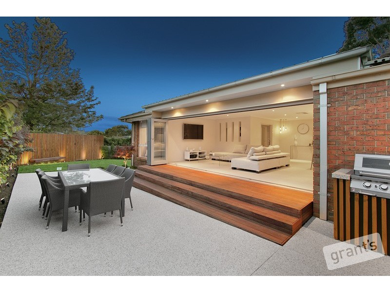 12 Mitre Crescent, Berwick VIC 3806