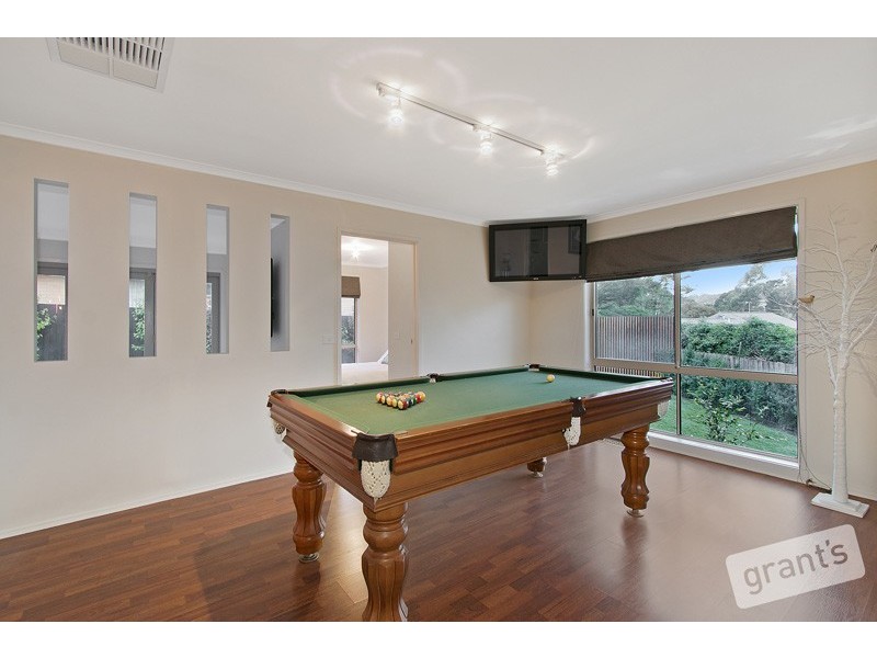 12 Mitre Crescent, Berwick VIC 3806