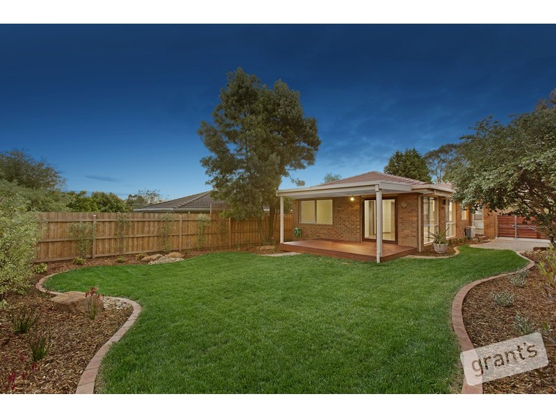 12 Mirrabook Court, Berwick VIC 3806