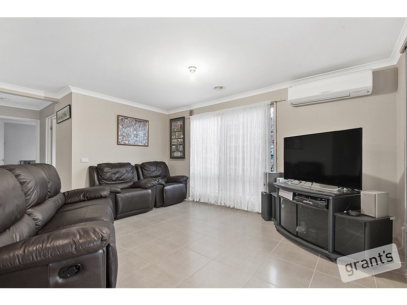 86 Sandalwood Drive, Pakenham VIC 3810