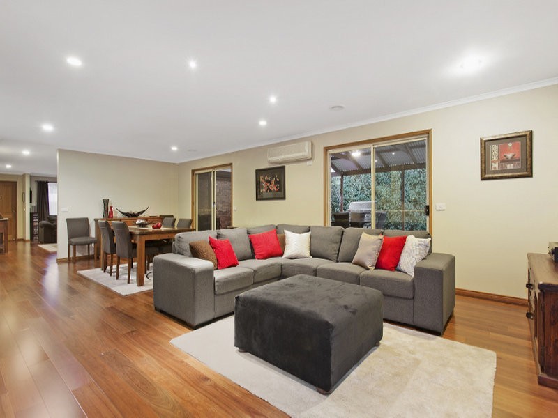 17 Milparinka Way, Berwick VIC 3806