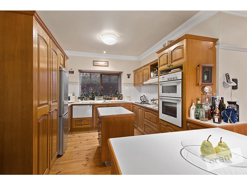 6 Ezard Close, Berwick VIC 3806