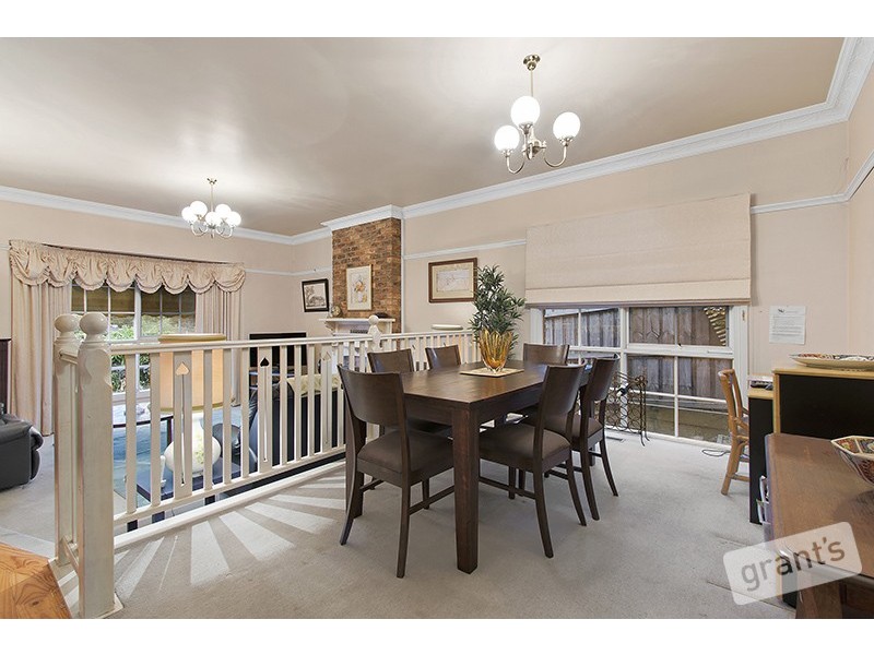 6 Ezard Close, Berwick VIC 3806