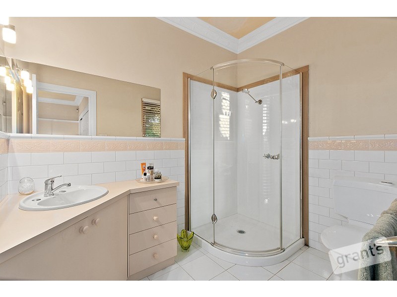 6 Ezard Close, Berwick VIC 3806