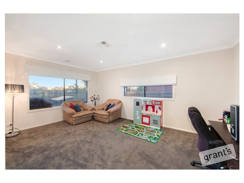 16 Spencer Court, Berwick VIC 3806