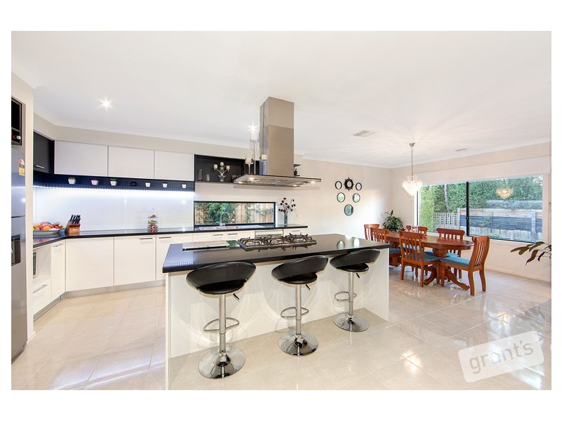 16 Spencer Court, Berwick VIC 3806