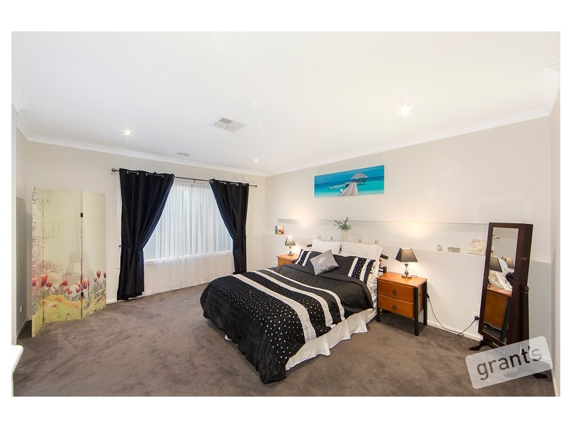 16 Spencer Court, Berwick VIC 3806