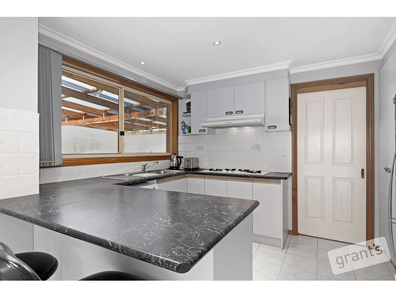 2 Valley View Crescent, Berwick VIC 3806