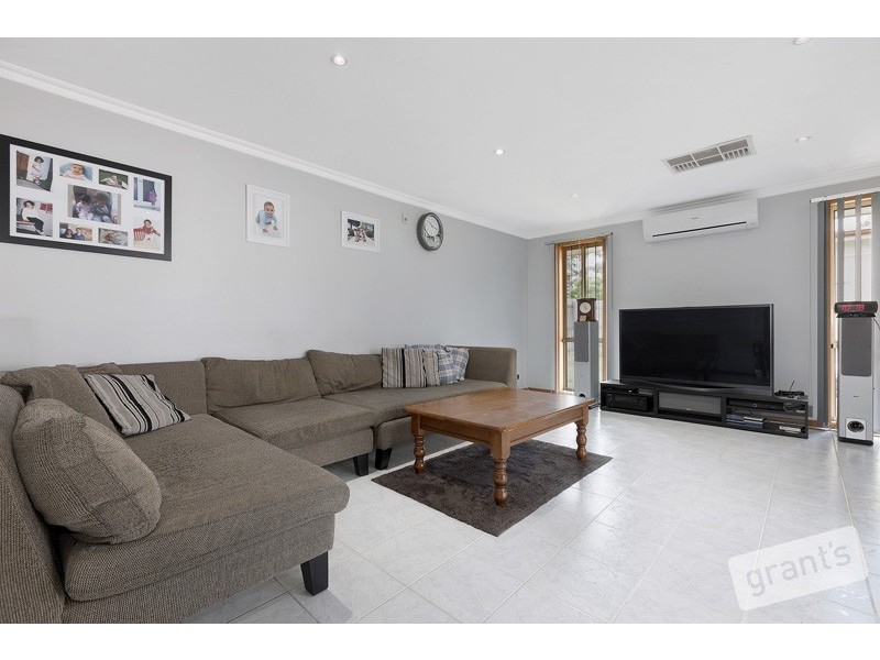 2 Valley View Crescent, Berwick VIC 3806