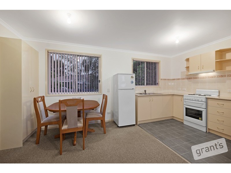 2 Valley View Crescent, Berwick VIC 3806