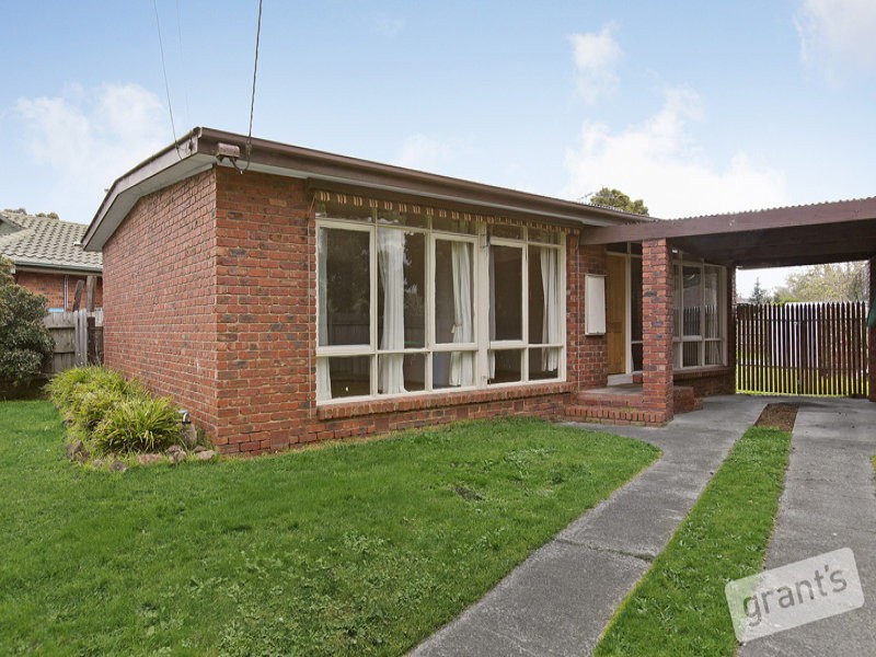 13 Lurline Street, Cranbourne VIC 3977