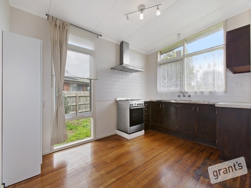 13 Lurline Street, Cranbourne VIC 3977