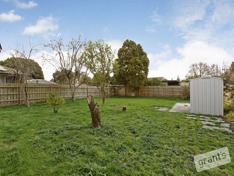 13 Lurline Street, Cranbourne VIC 3977