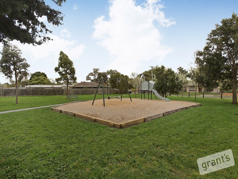 13 Lurline Street, Cranbourne VIC 3977