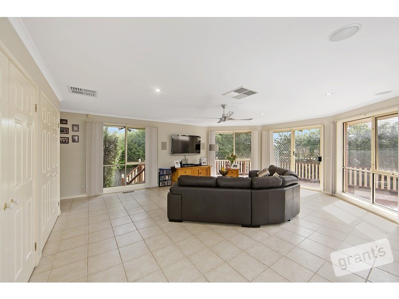 68 Lodge Crescent, Berwick VIC 3806