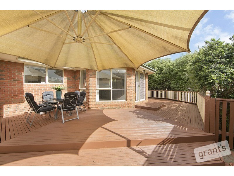 68 Lodge Crescent, Berwick VIC 3806