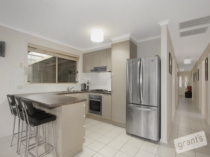 59 Mana Gum Drive, Pakenham VIC 3810