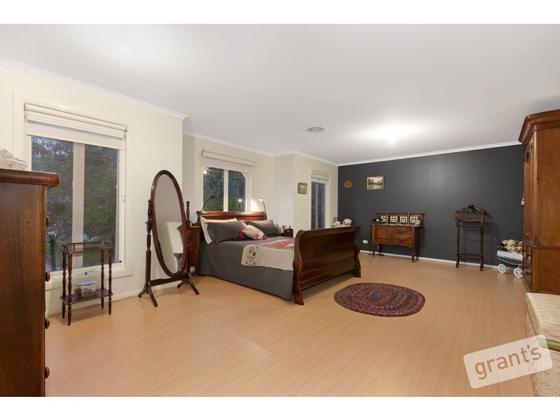 24 Sherman Court, Berwick VIC 3806