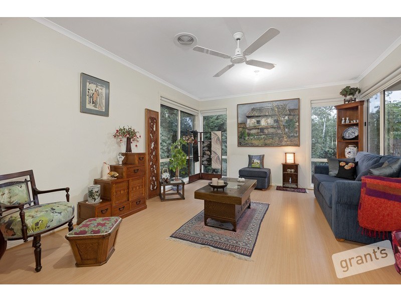 24 Sherman Court, Berwick VIC 3806