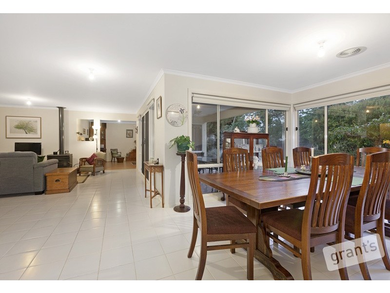 24 Sherman Court, Berwick VIC 3806