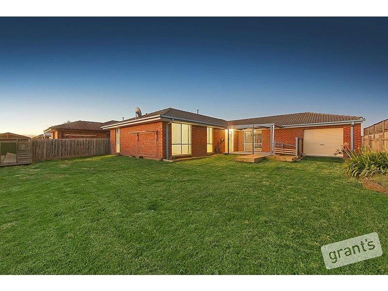 51 Trafalgar Way, Cranbourne East VIC 3977