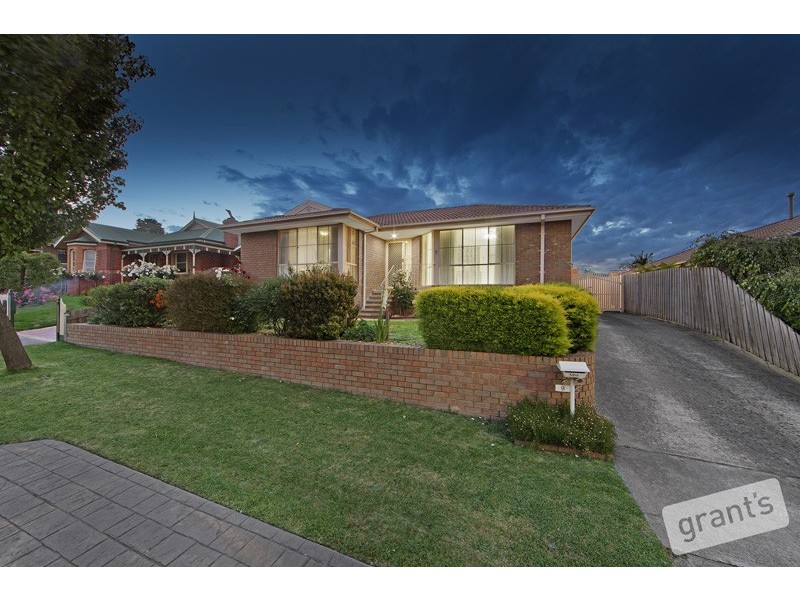 9 Hedgerow Court, Narre Warren South VIC 3805