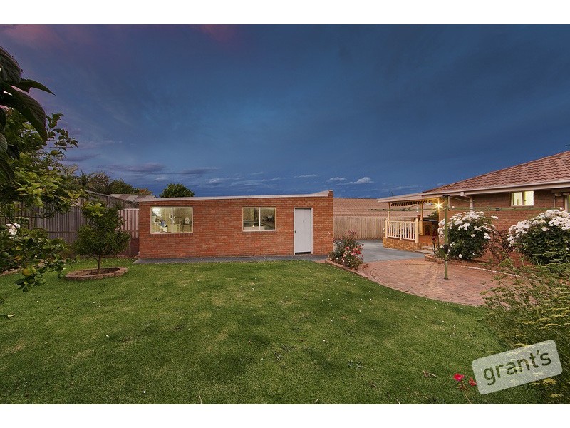 9 Hedgerow Court, Narre Warren South VIC 3805