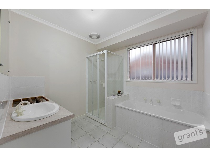 9 Hedgerow Court, Narre Warren South VIC 3805