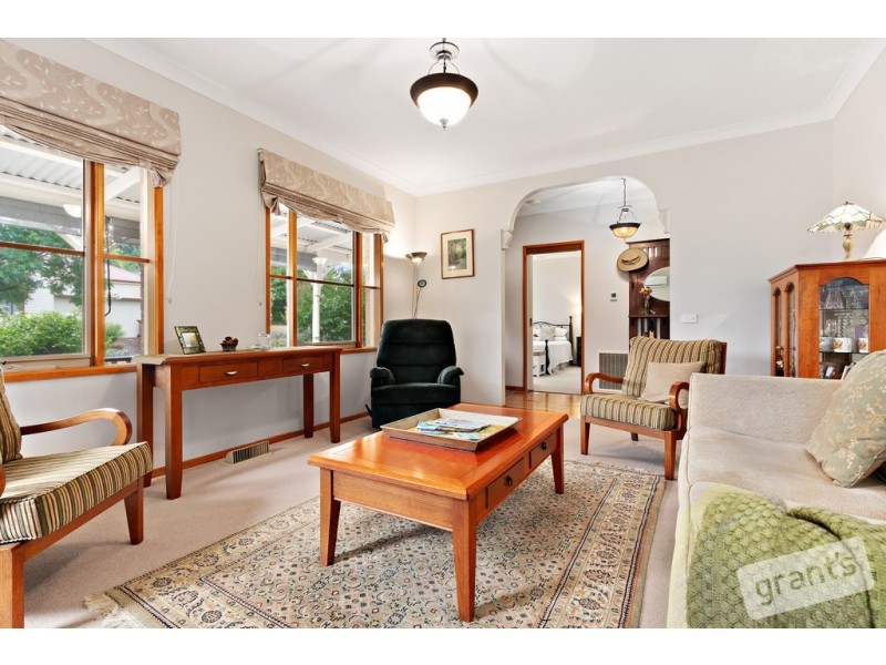 37 Allardice Parade, Berwick VIC 3806