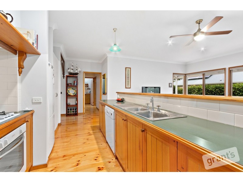 37 Allardice Parade, Berwick VIC 3806