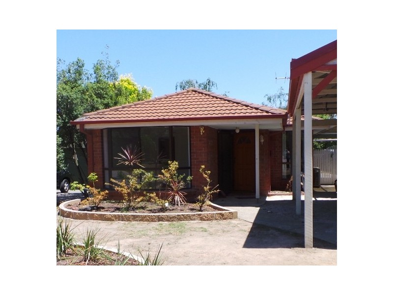 16 Theodore Terrace, Berwick VIC 3806