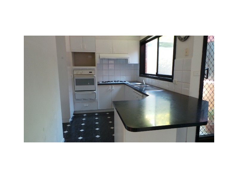 16 Theodore Terrace, Berwick VIC 3806