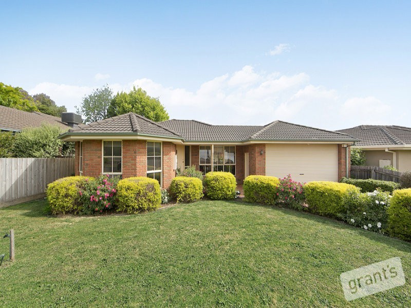 68 Lodge Crescent, Berwick VIC 3806