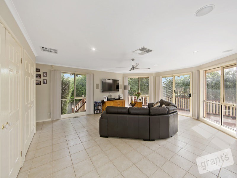 68 Lodge Crescent, Berwick VIC 3806