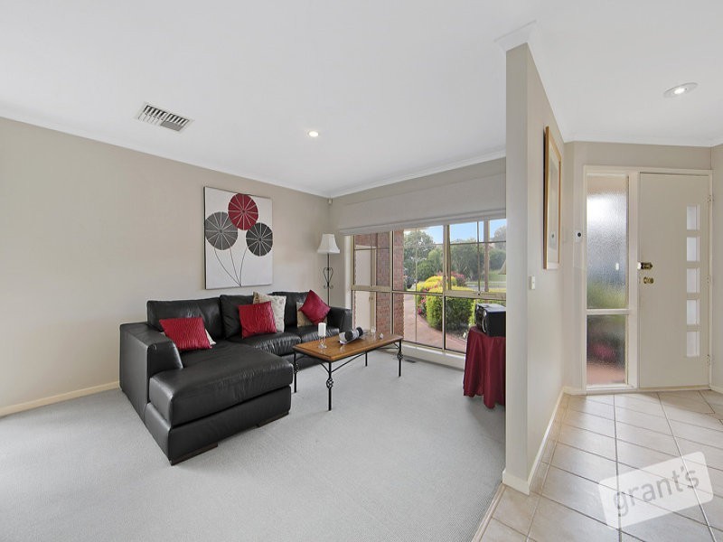 68 Lodge Crescent, Berwick VIC 3806
